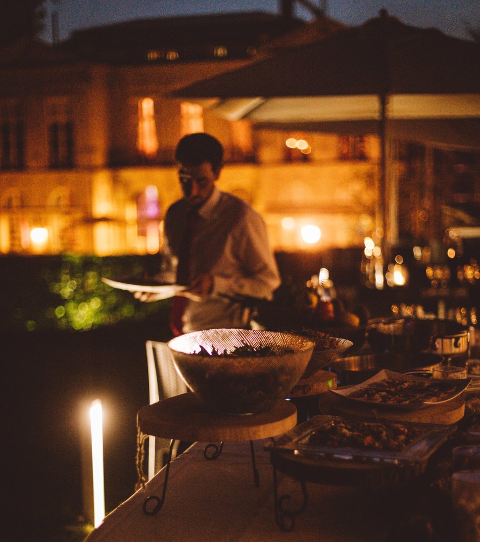 Barbecue de clôture de la piscine